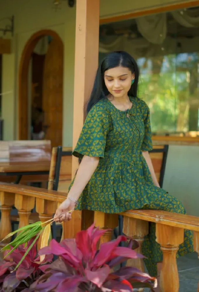 Cotton Handloom Dark Green Short Kurti with Ajrakh Hand-Block Prints-5.webp